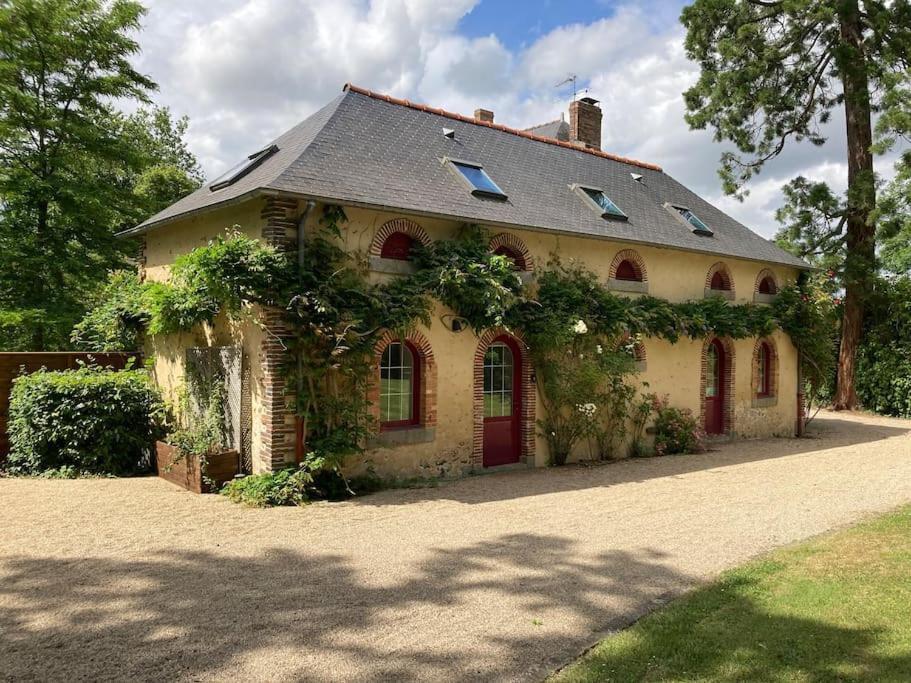 Villa Les Bosquets Saint-Ouen-Des-Toits Exterior foto