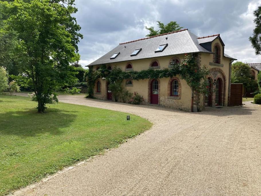 Villa Les Bosquets Saint-Ouen-Des-Toits Exterior foto